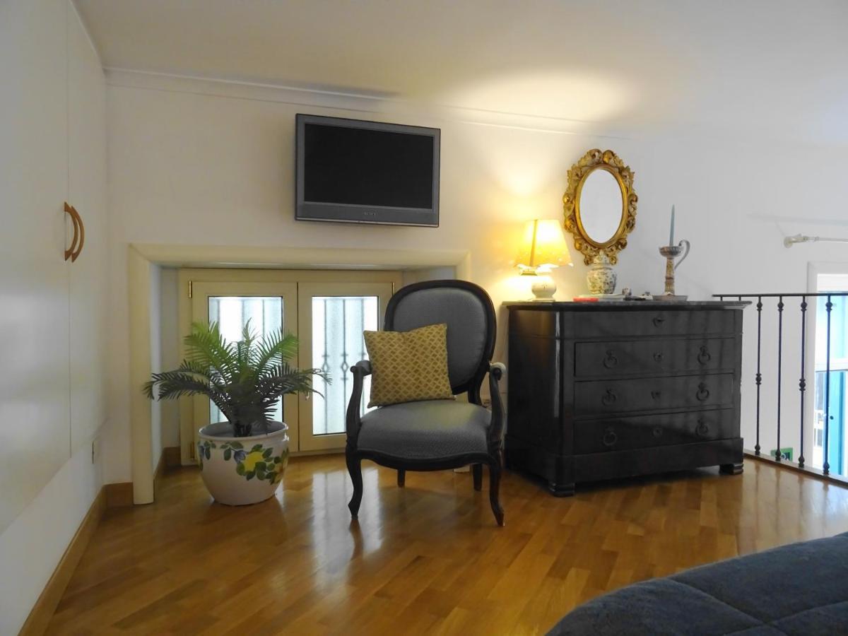 Mezzocannone Holiday House Naples Extérieur photo